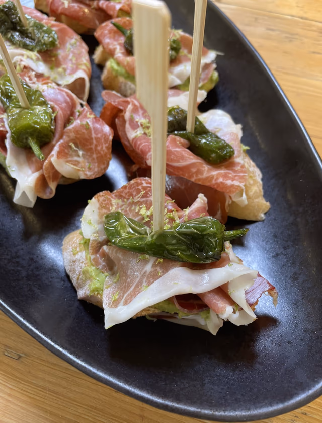 Pintxos mit Serrano-Schinken