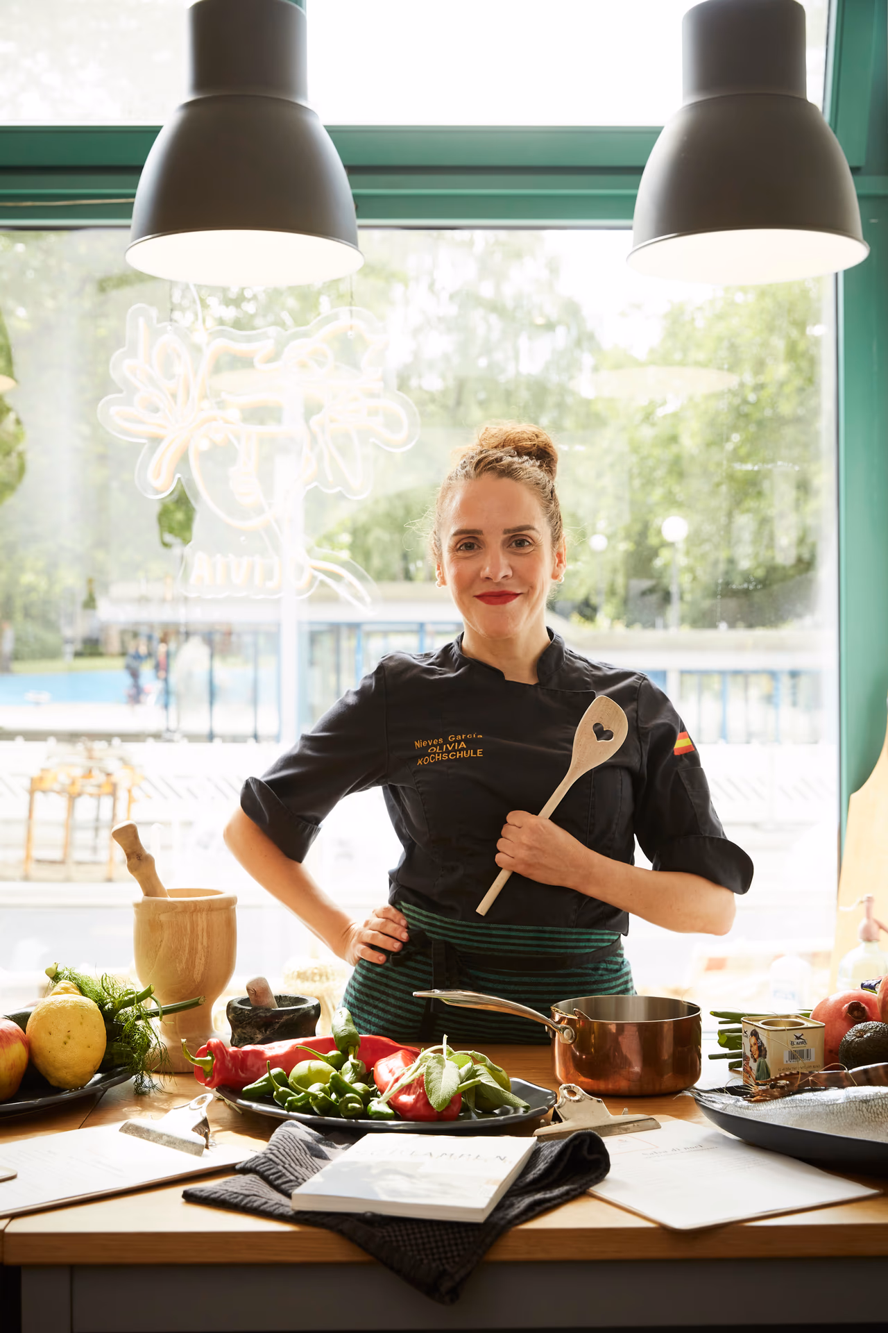 Nieves García beim Kochen